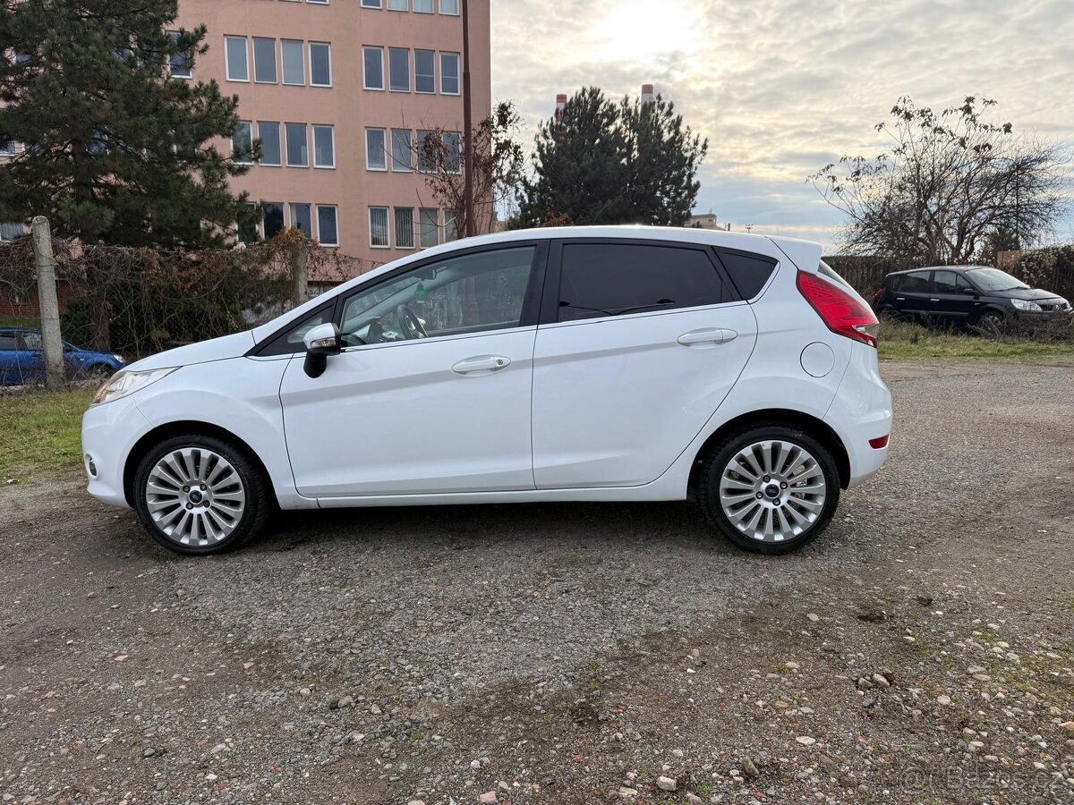 Ford Fiesta TITANIUM 1.25i 60kw - 5