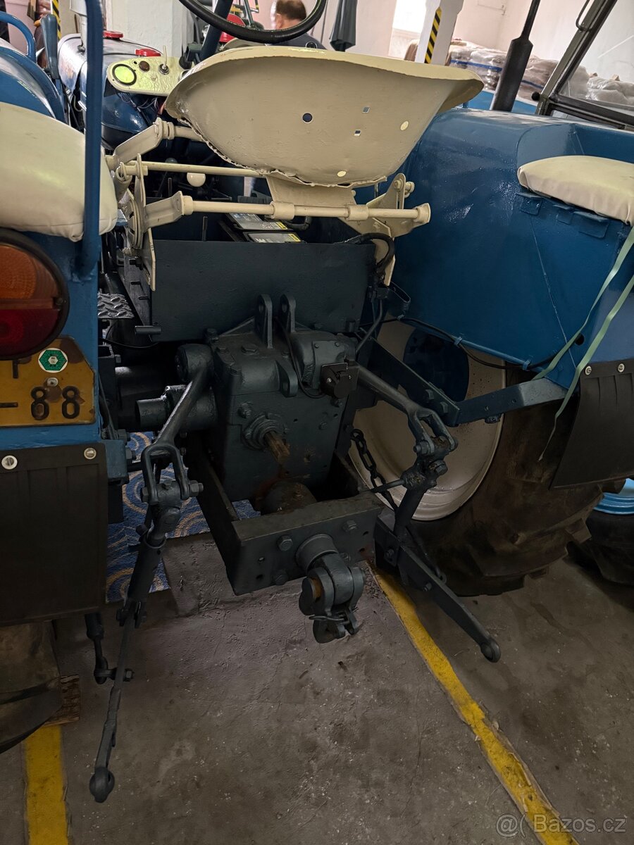 Traktor Zetor 25K - 5