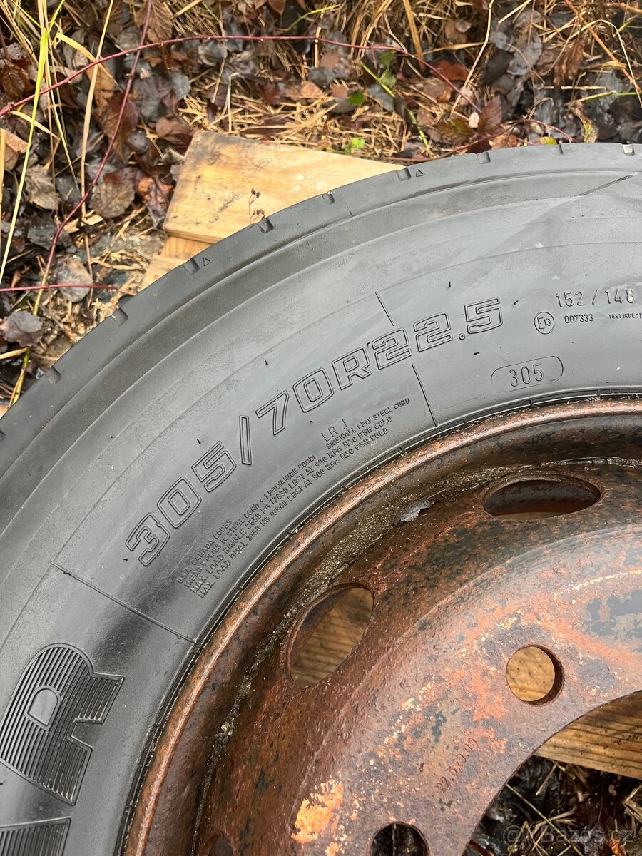 Pneumatika s diskem 305/70 R22.5 - 5