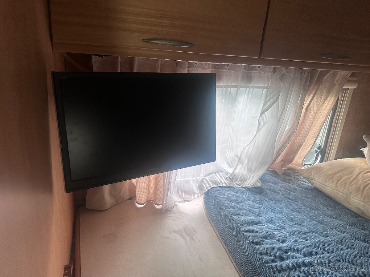 Obytná nastavba na pickup