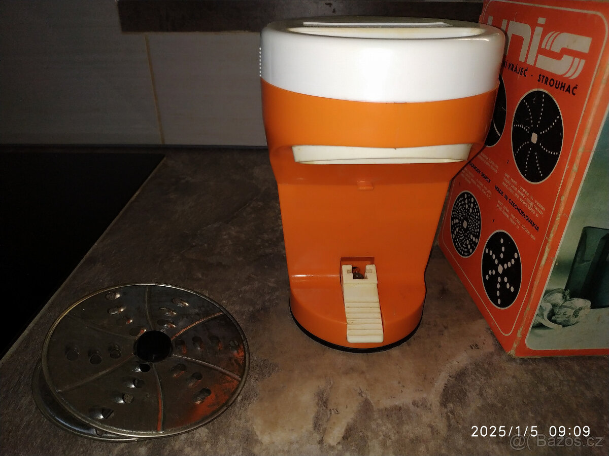 Ruční universální kráječ, strouhač UNIS. Retro. - 5