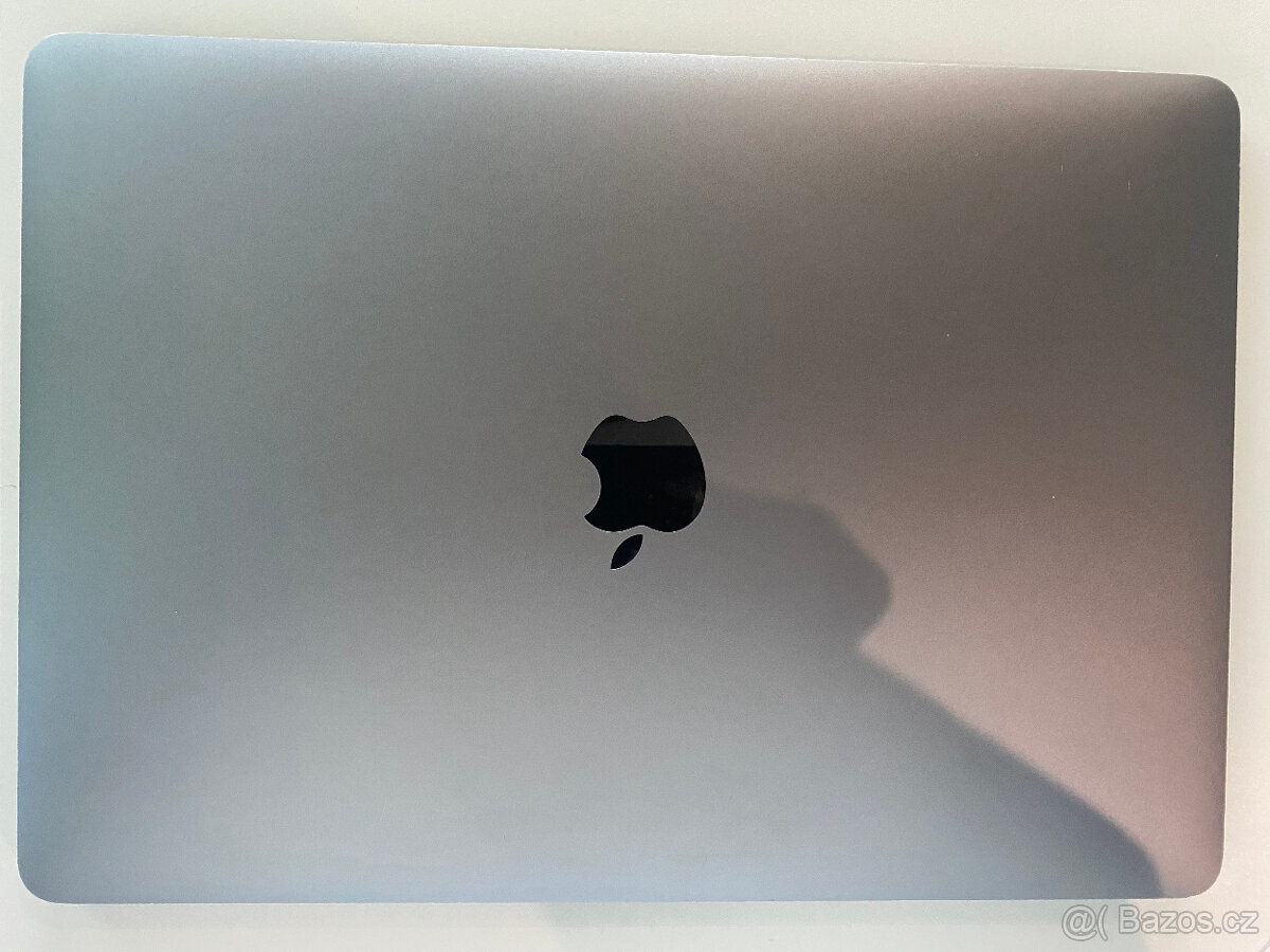 13" Apple MacBook Pro 2027 - i5/8GB/SSD 512GB - nová bateri - 5