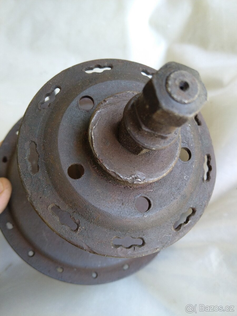 ČZ 175 předválečná zadní střed - 5