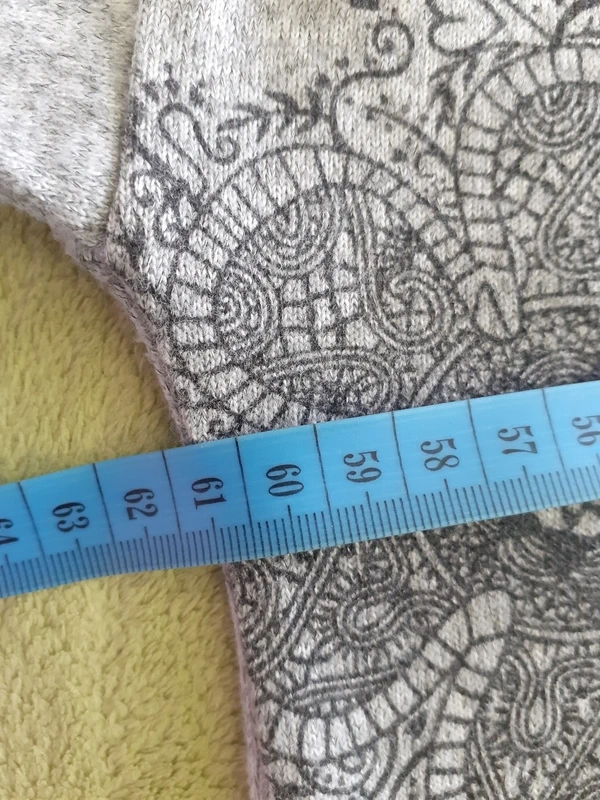 Dámský svetr zdobený 46 - 5