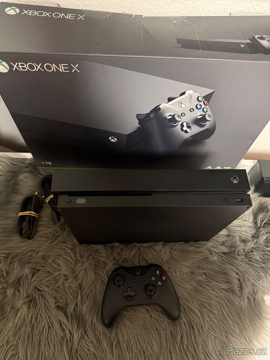 XBOX ONE X 1TB V TOP STAVU - 5