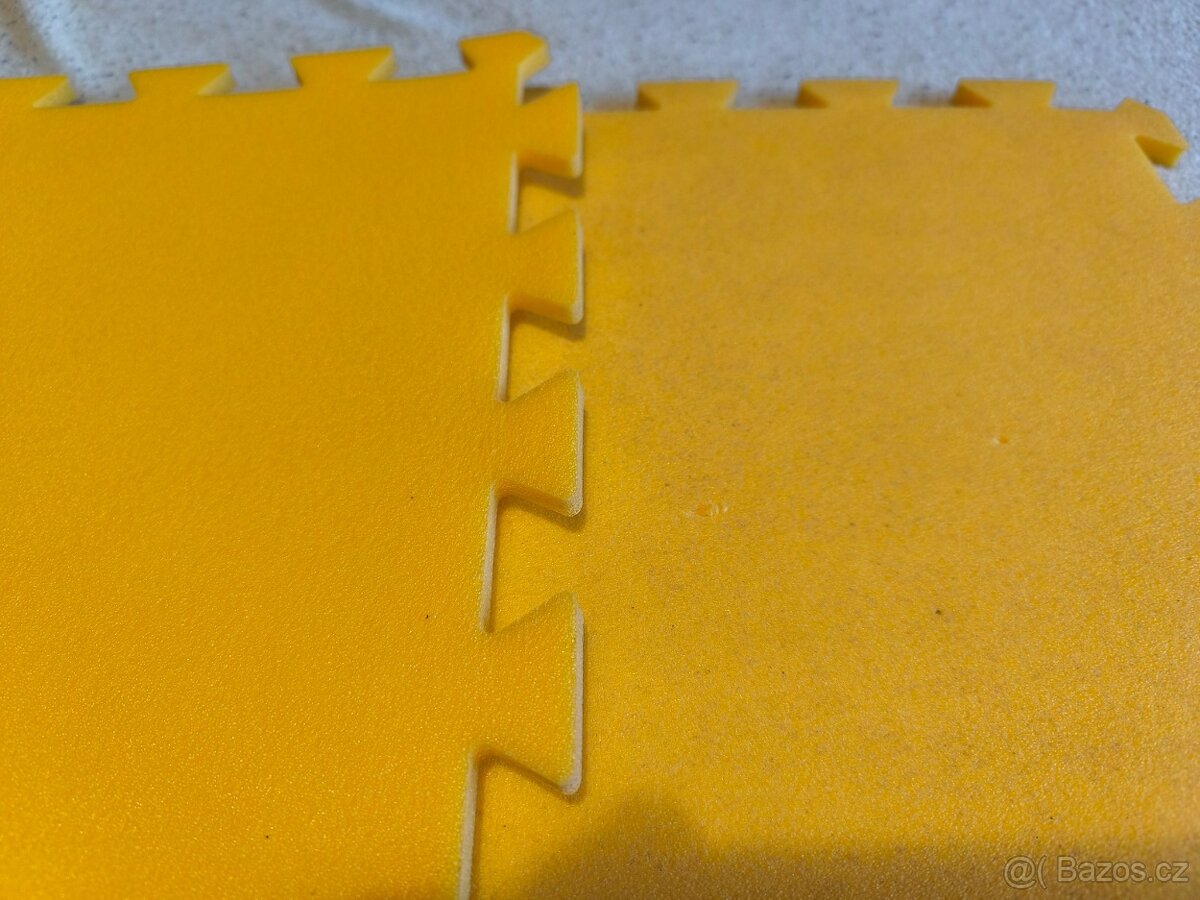 Pěnové puzzle - žlutý pěnový koberec - 5