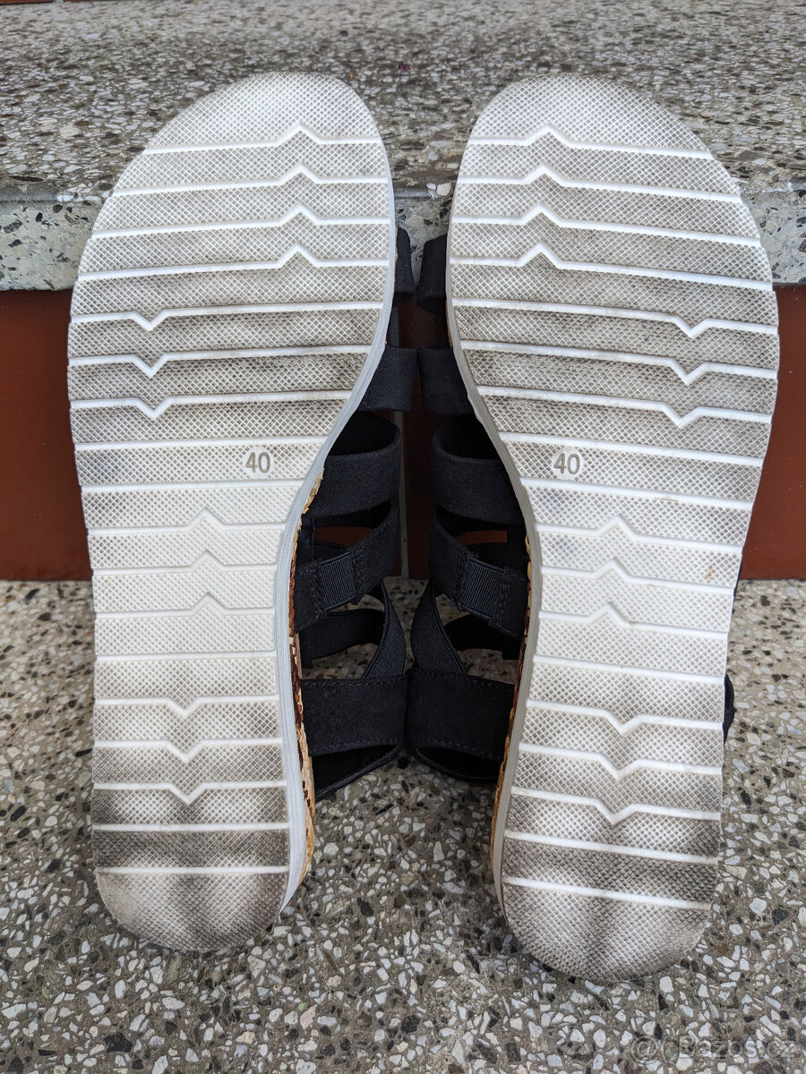 Dámské černé páskové sandály vel. 40 značky Graceland - 5