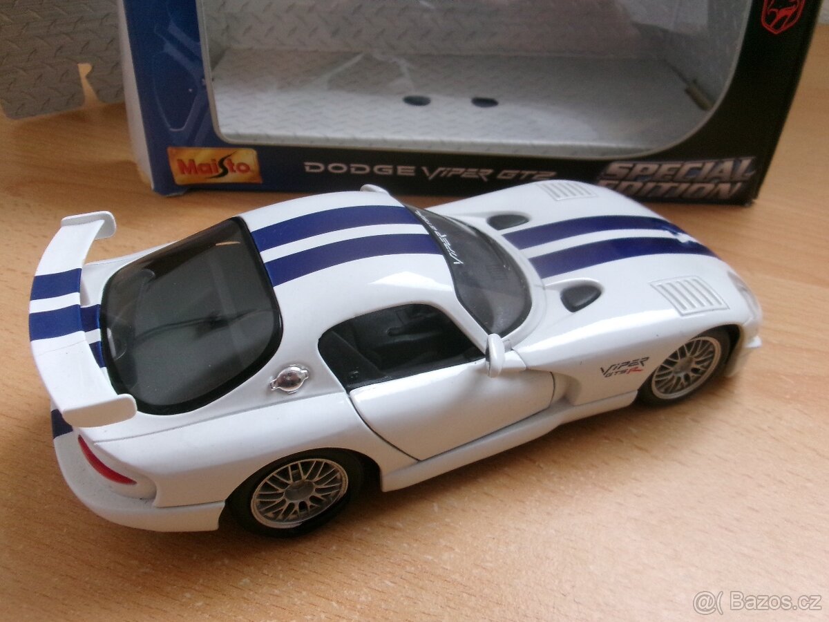 Dodge Viper GT2 1:24 - 5