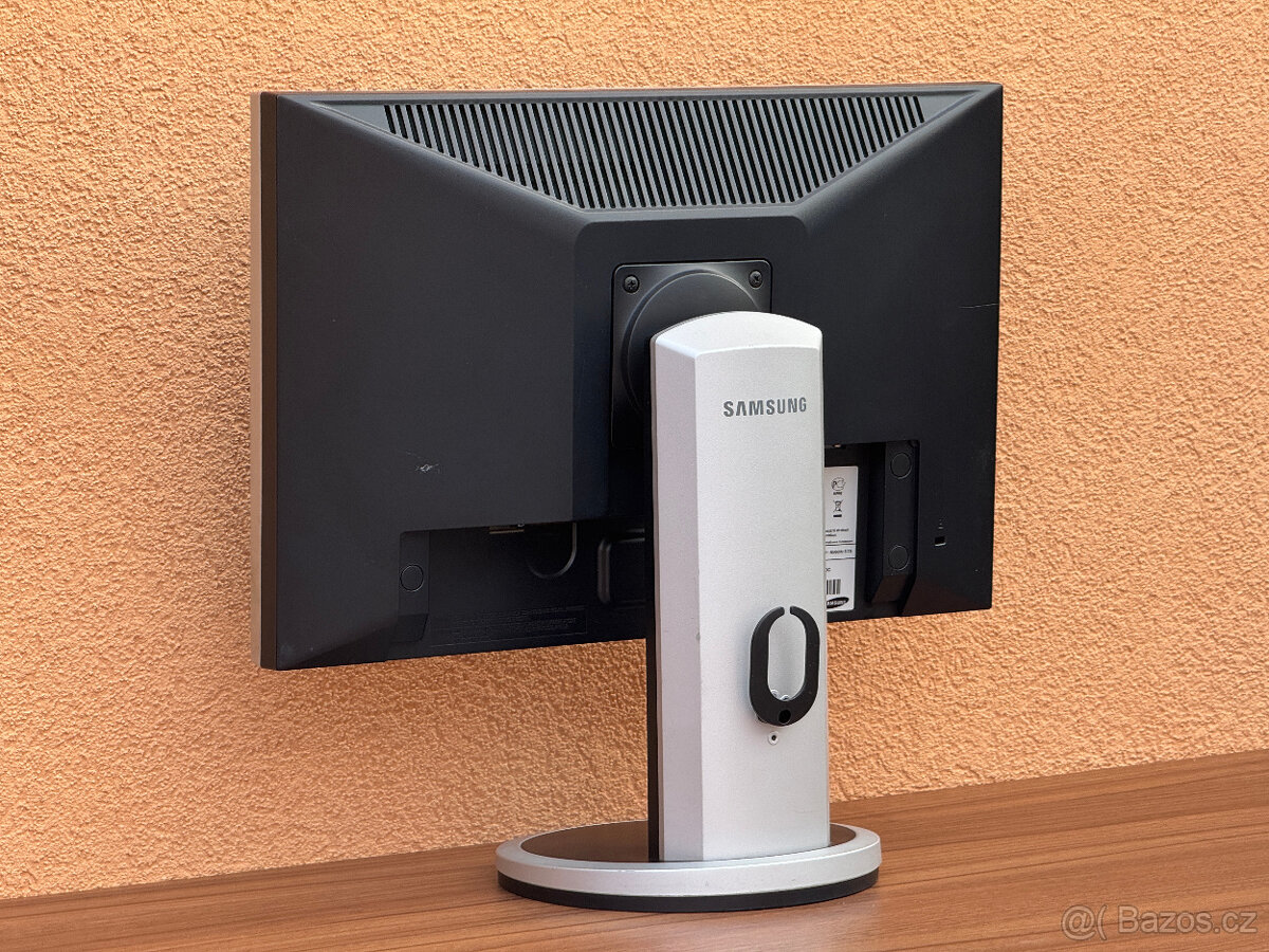 LCD monitor Samsung SyncMaster 940BW - 5