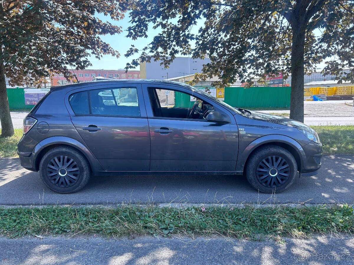 Opel Astra H 1,4 16V, BOURANÉ - náhradní díly - 5