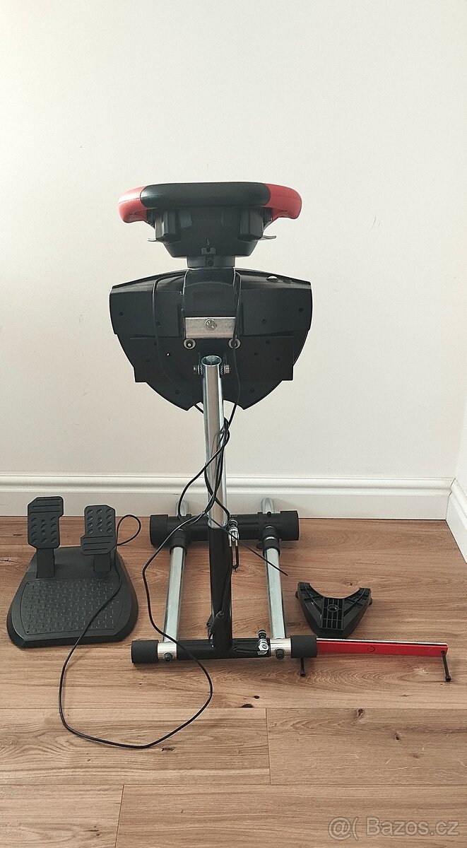 Thrustmaster Ferrari sada volantu + pedálů + stojan - 5