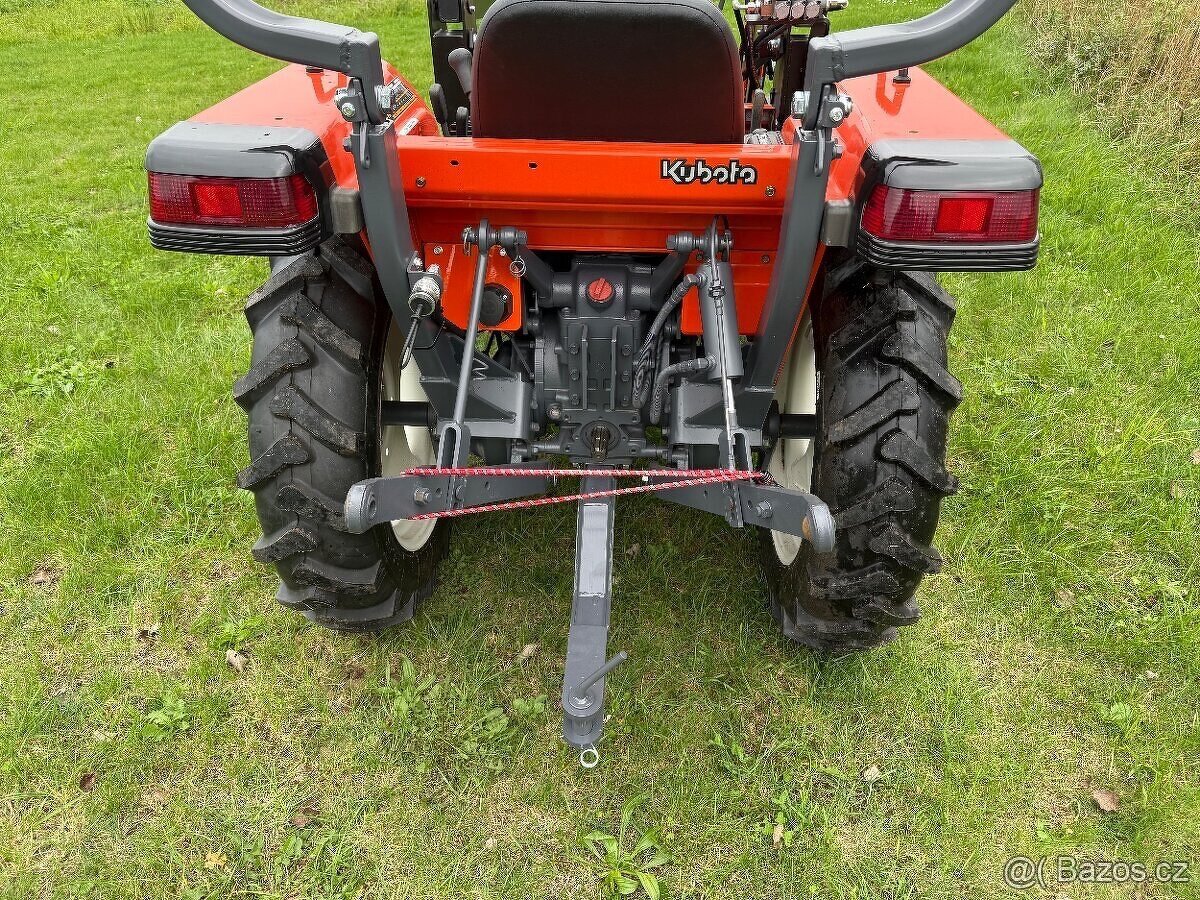 Malotraktor kubota GL240 s celním nakladače. 450 kg - 5