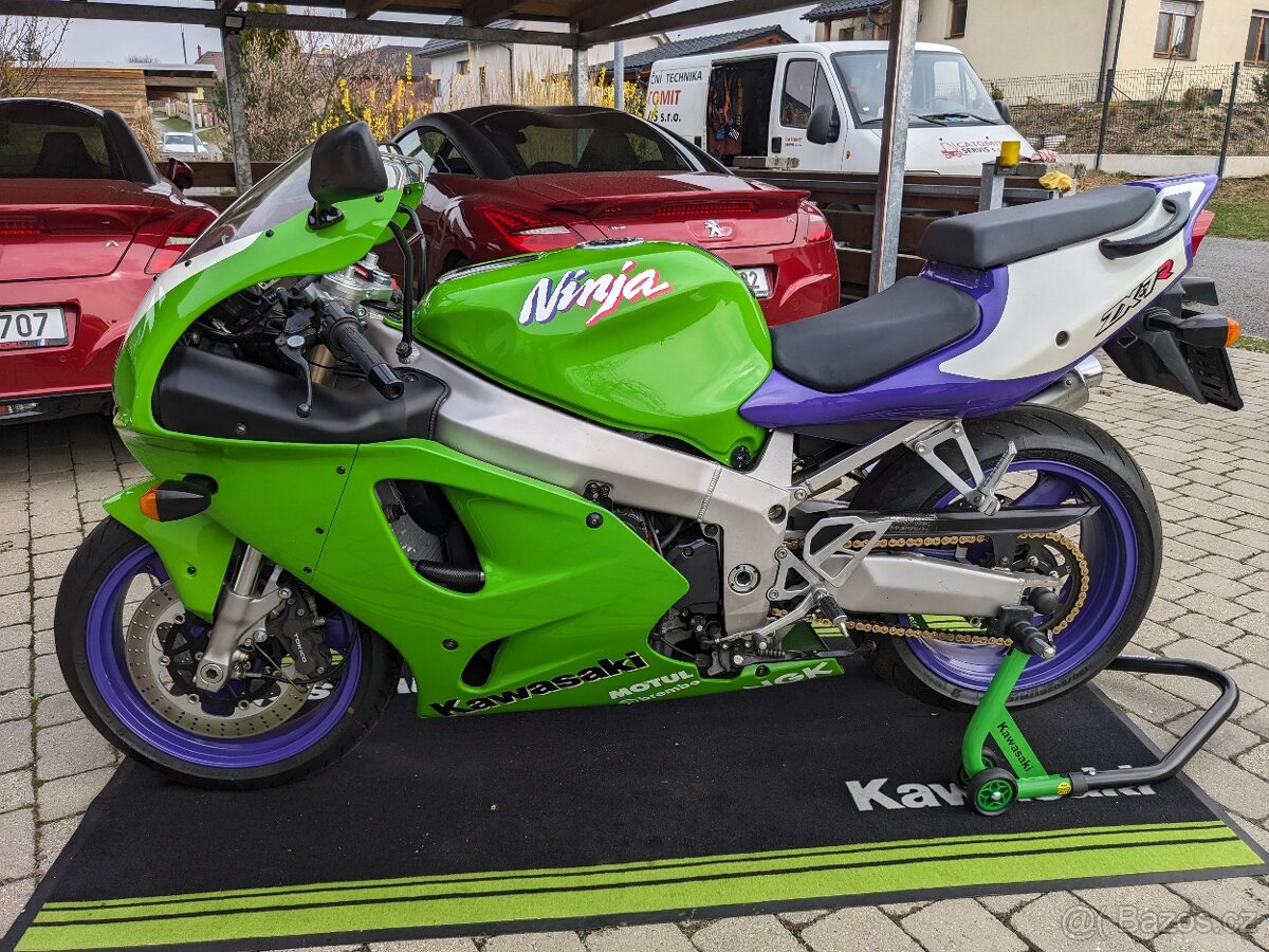 Kawasaki ZX-7R - 5