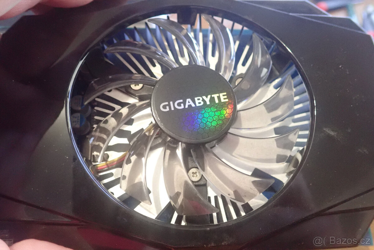 Grafická karta GIGABYTE NVIDIA GeForce GT 730 - 5