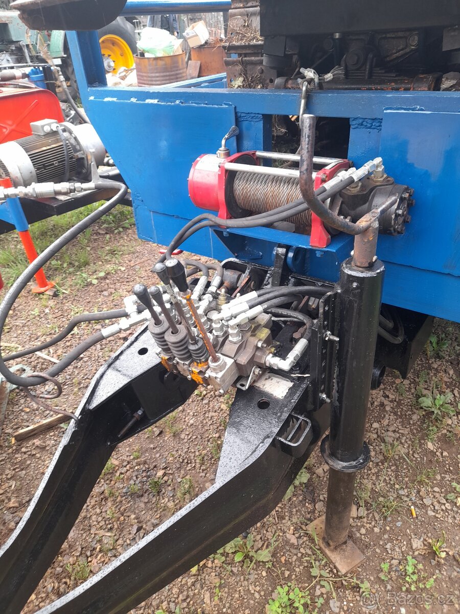 Dvouosi hydraulicky podval - 5