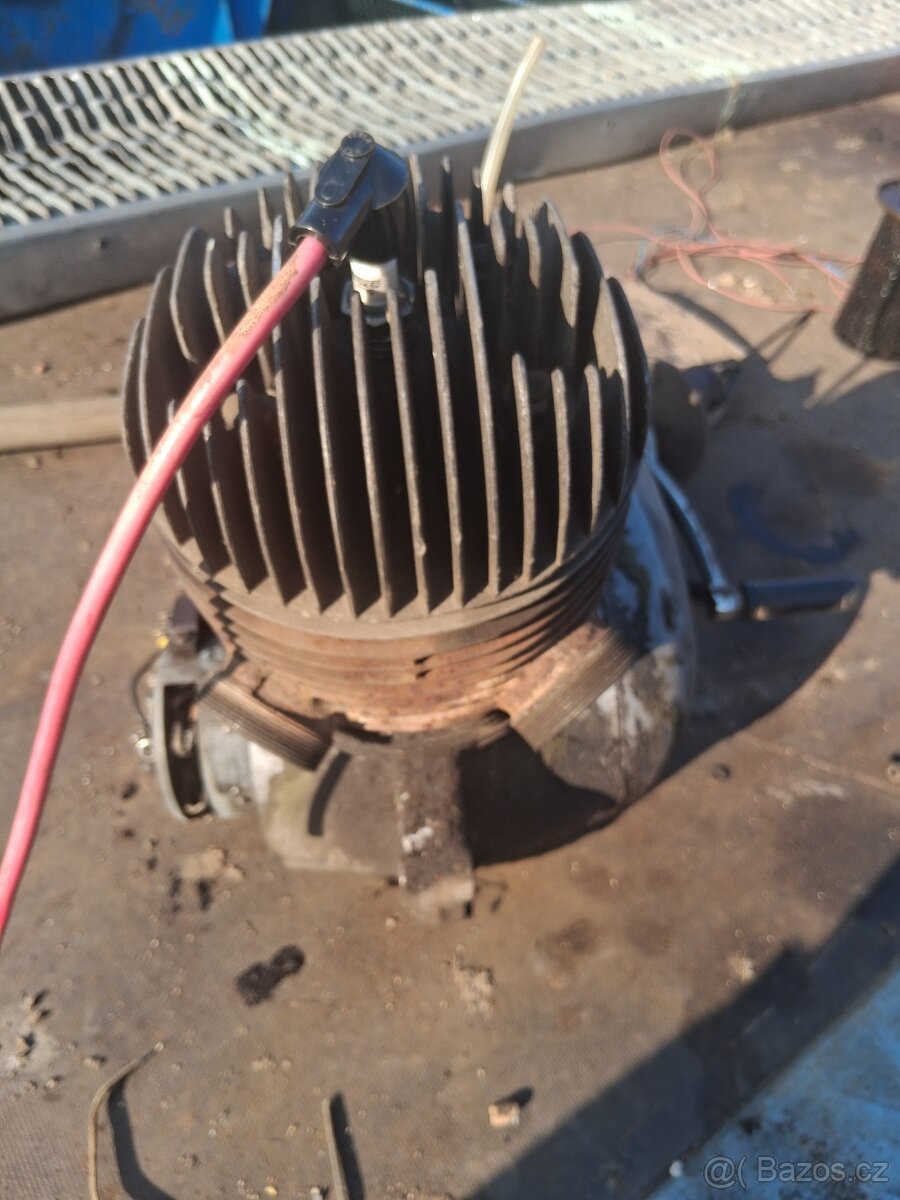 Motor Jawa 250 kyvačka - 5