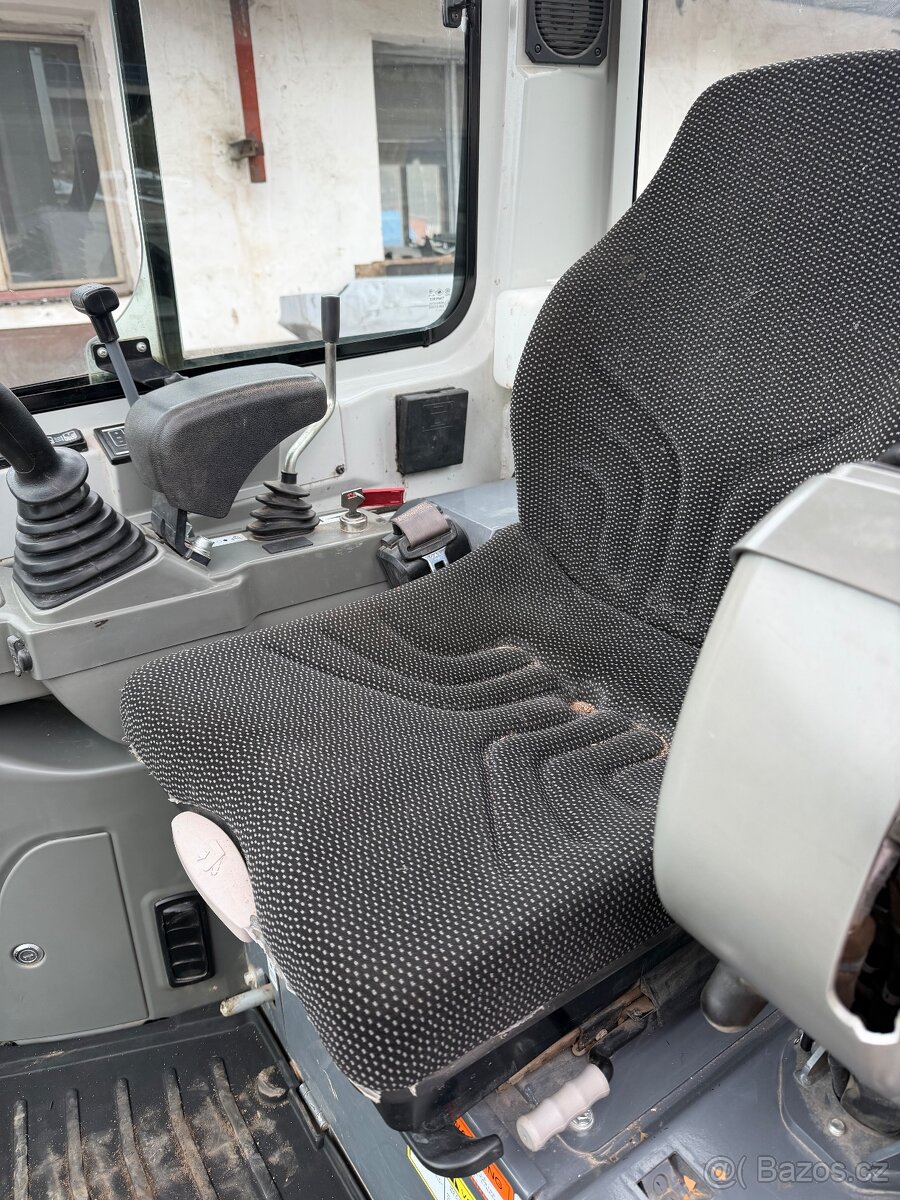 Minibagr Takeuchi TB216 - 5