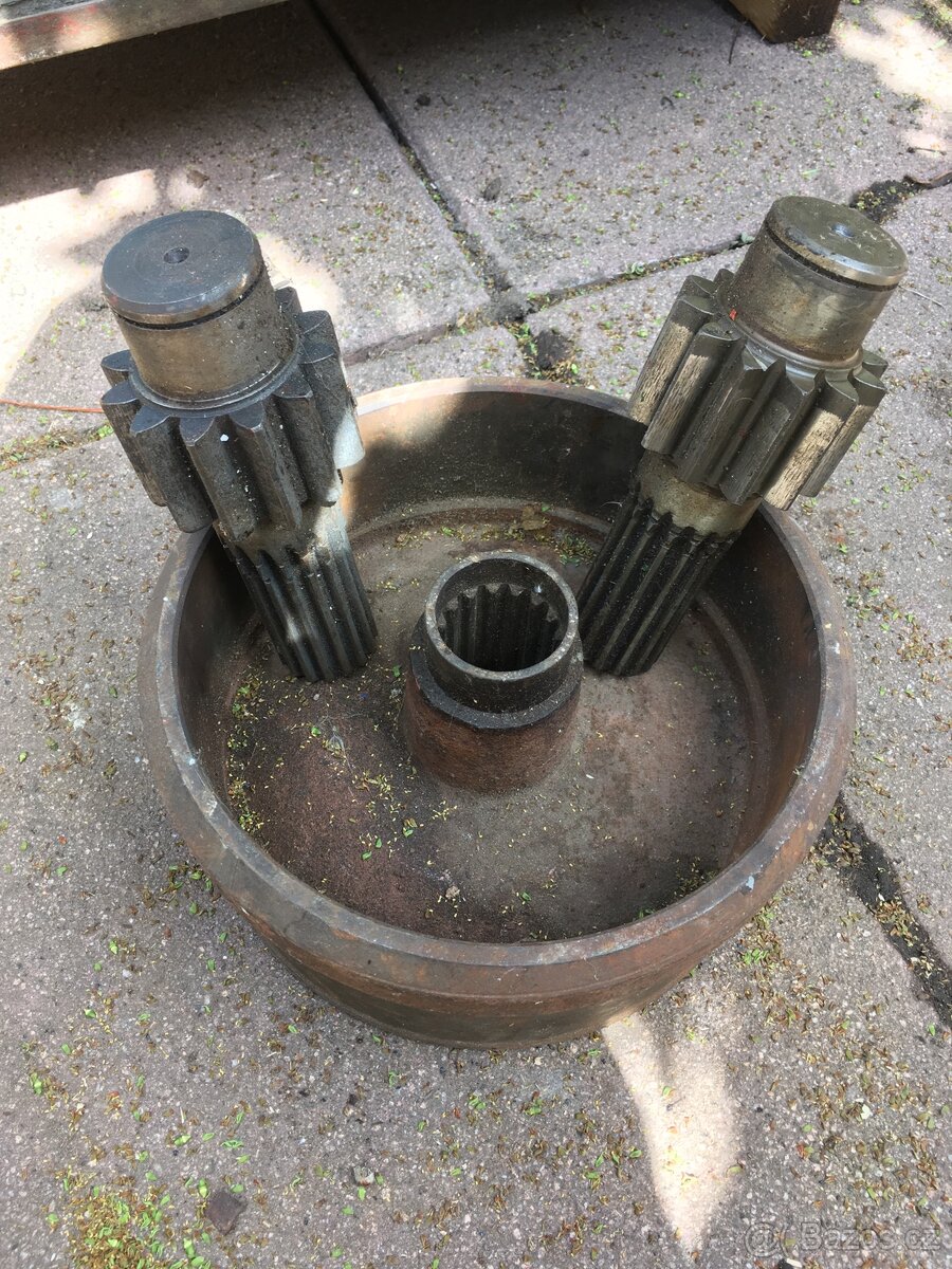 Části motoru Zetor - hlavy, válce - 5