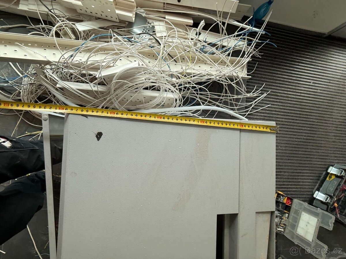 Datový rovaděč / Rack - 5