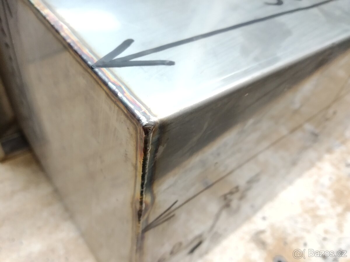 Nádoba se spádovitým okrajem a výpustní dírou. 333x292x232mm - 5