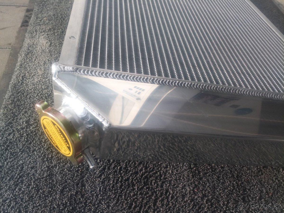 Chevrolet Corvette C3 nový chladič - 5