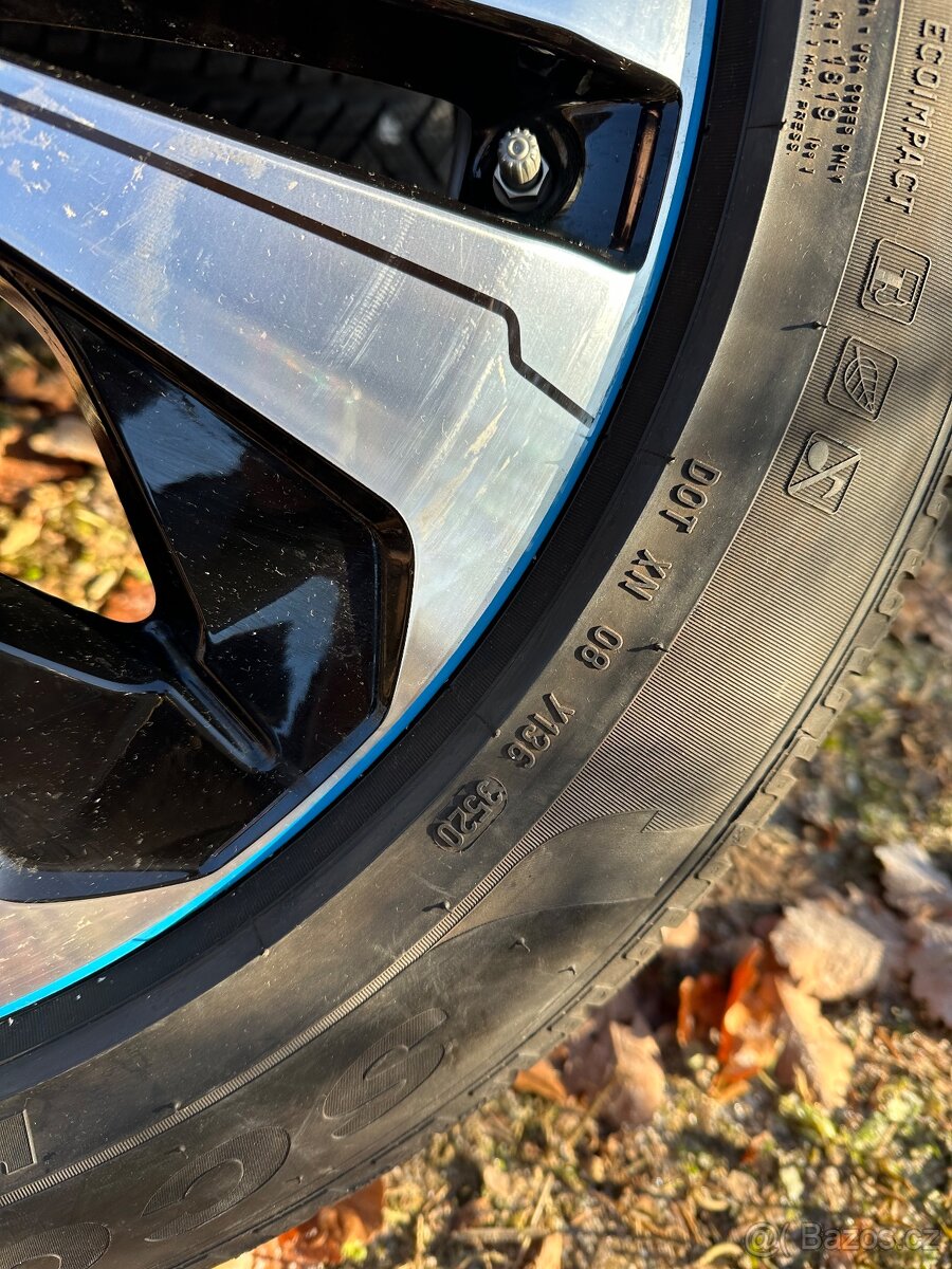 ALU KOLA MERCEDES EQC R19 ZIMNÍ SADA JAKO NOVÉ TOP - 5
