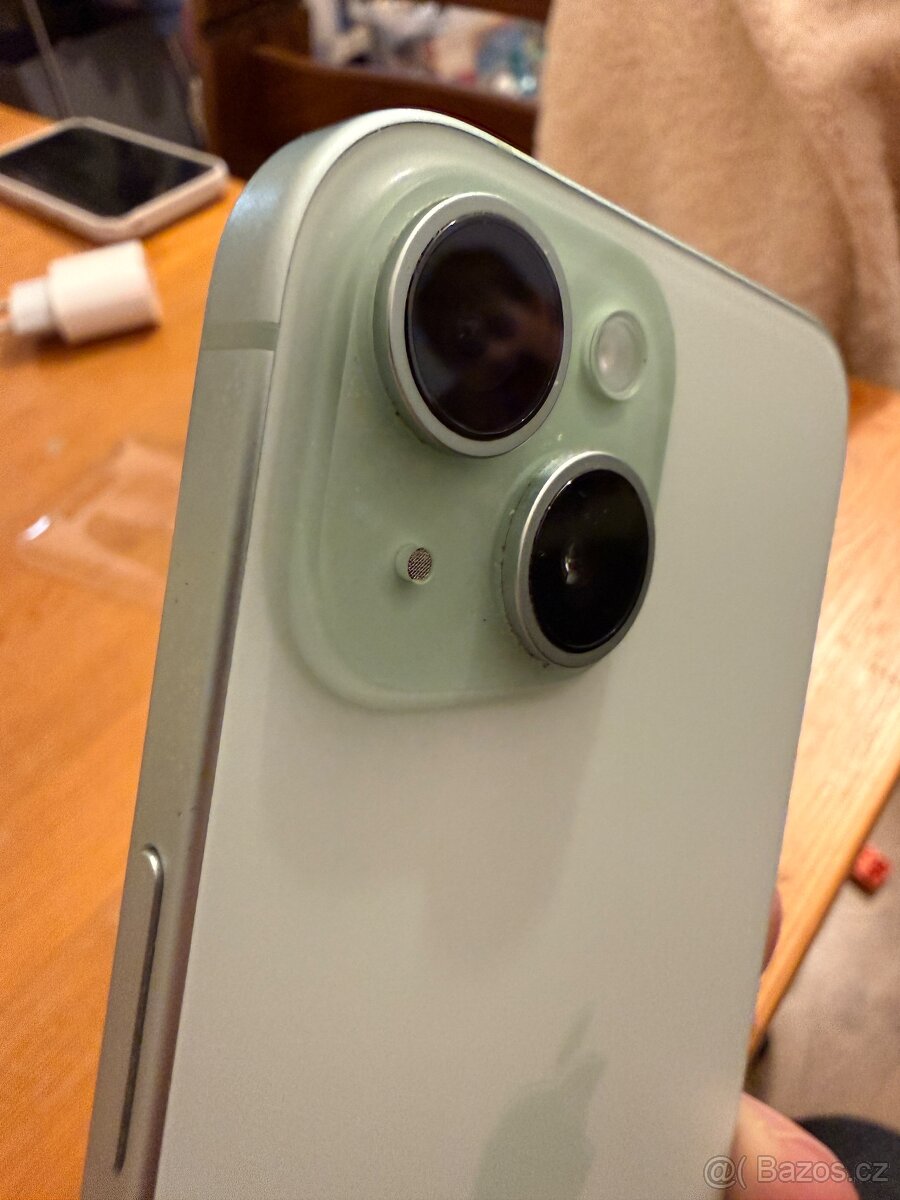 Apple 15 128gb zelená - USB-c - 5