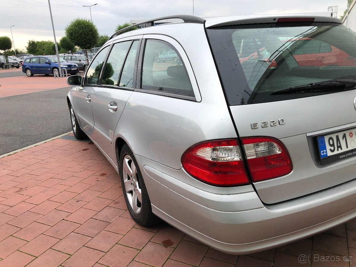 Mercedes Benz E 220 CDI - 5