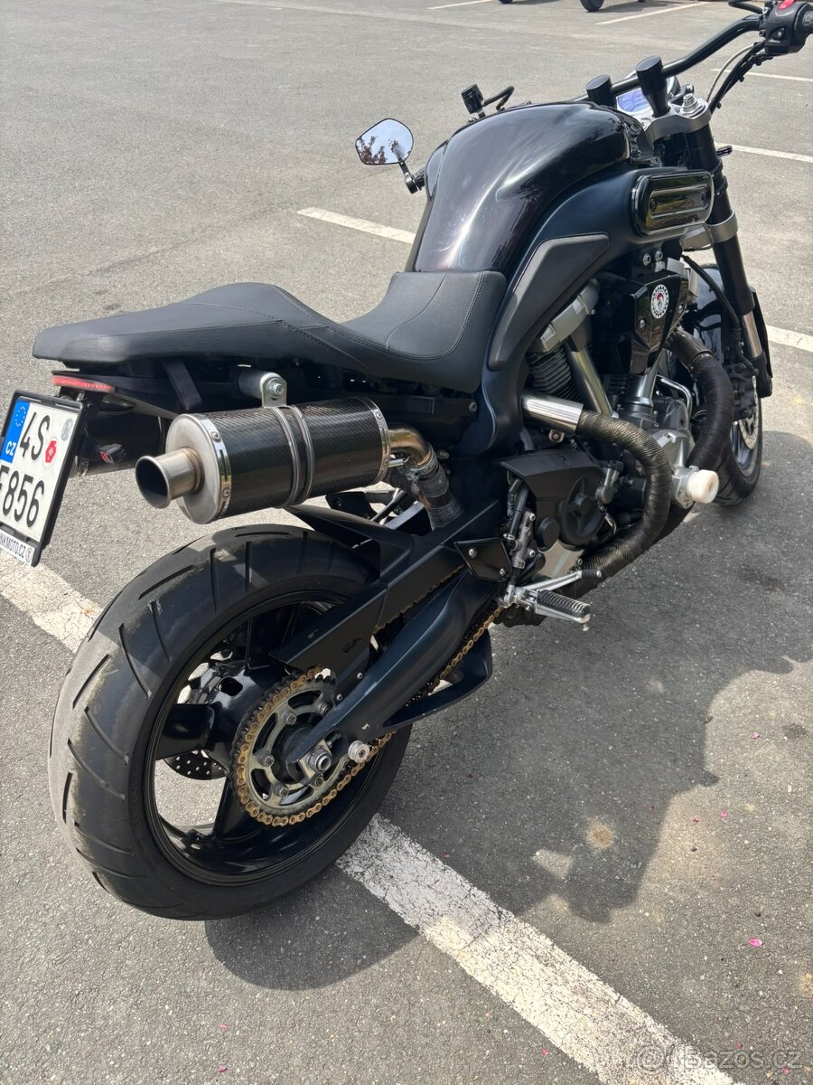 Yamaha MT01 - 5