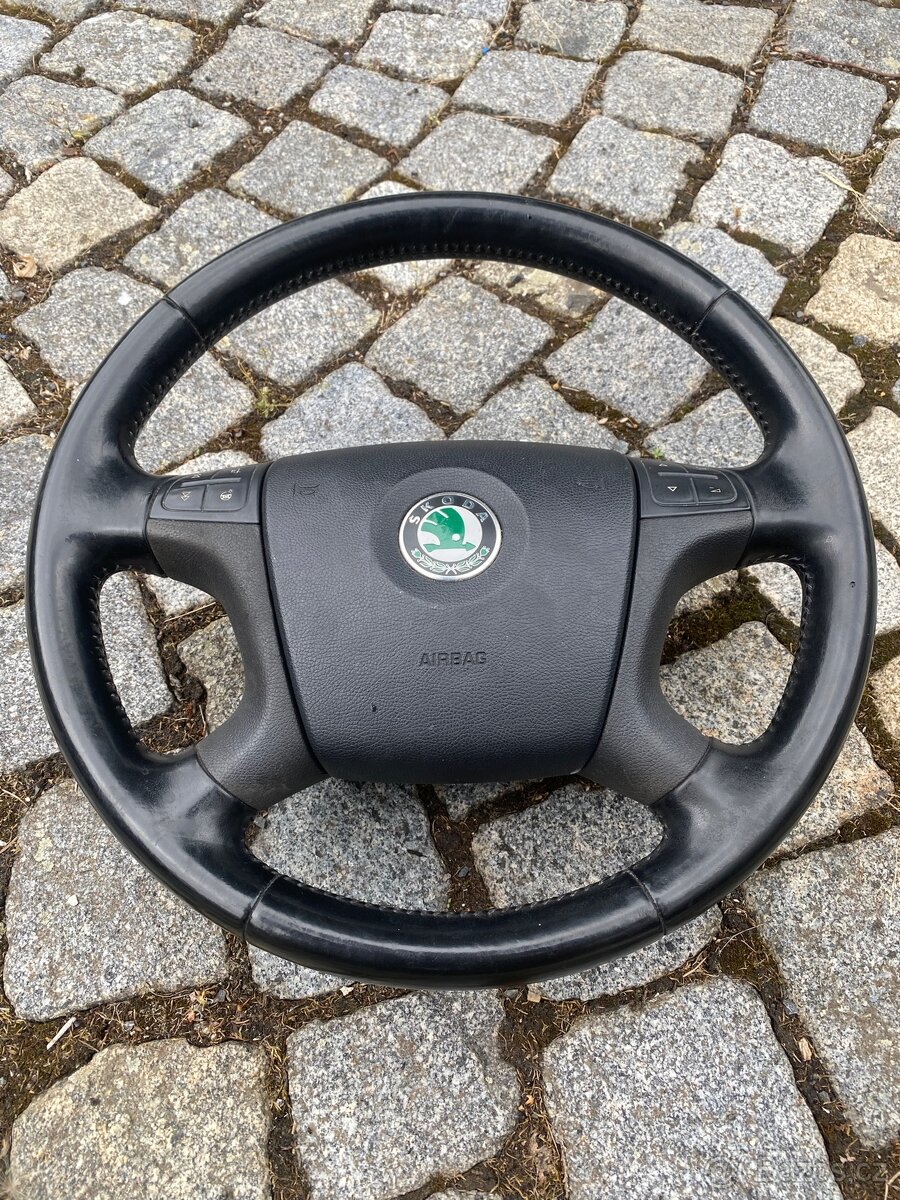 Kožený multifunkční volant Škoda Octavia 2 - 5