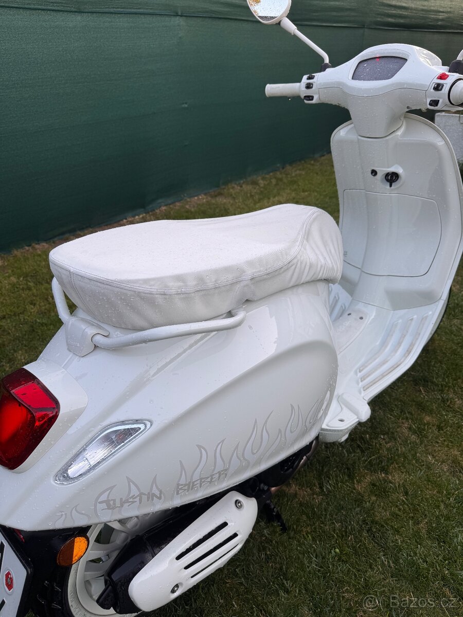 Vespa sprint 125 justin bieber - 5