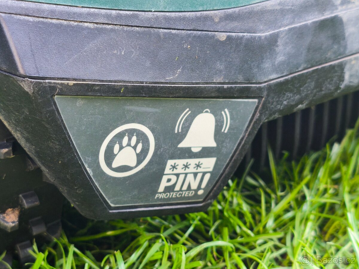 BOSCH Robotická sekačka Indego XS 300 - 5