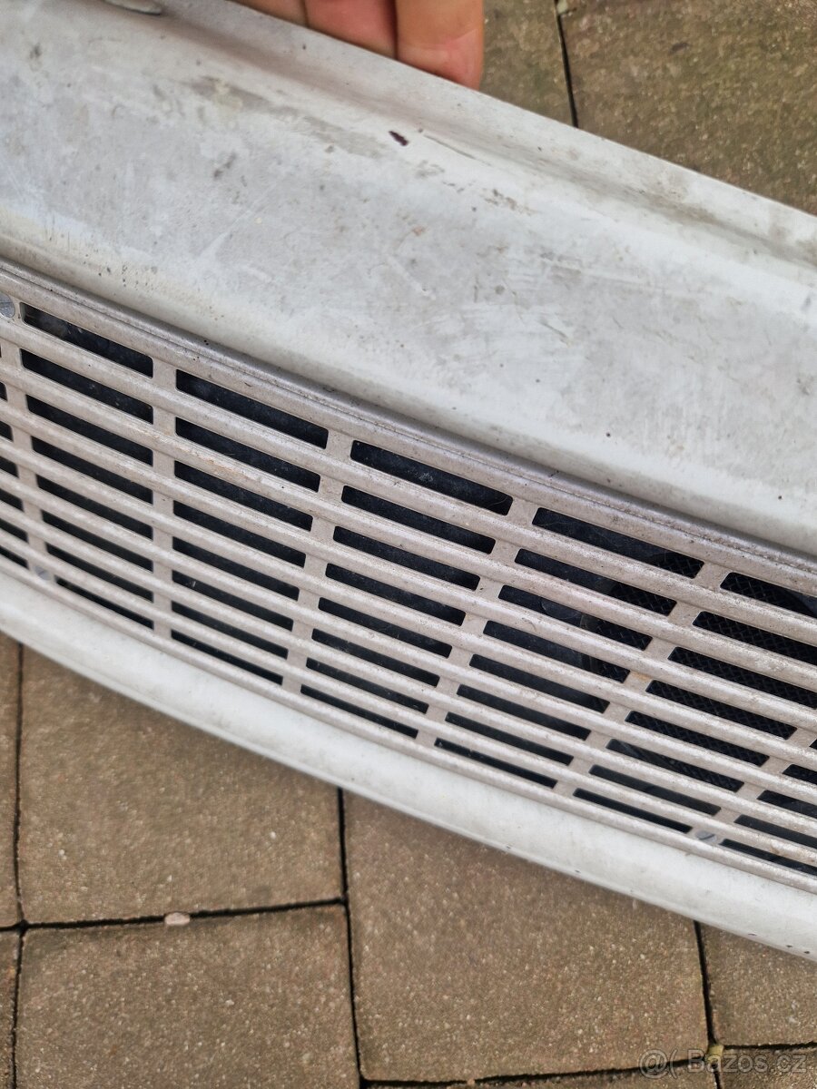 Přední maska trabant - 5