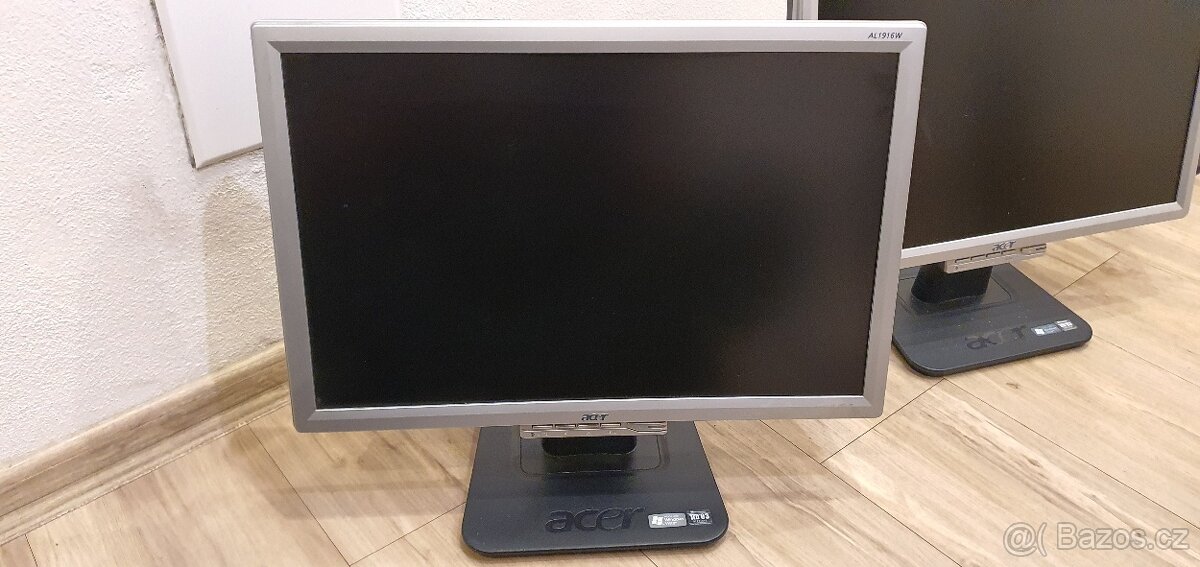 LCD monitory, D-SUB, DVI, reproduktory, Lenovo, Nec, Samsung - 5