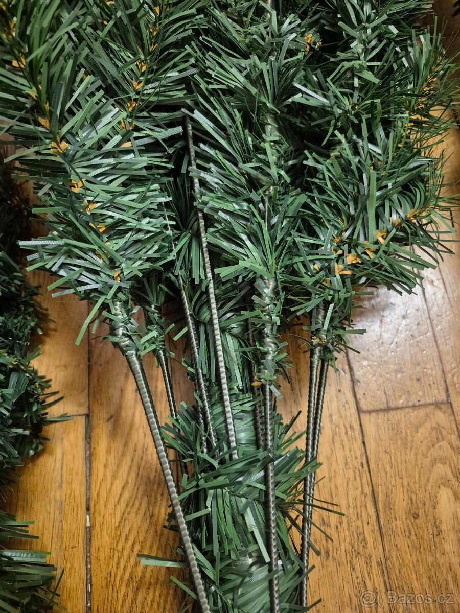 Nový umělý vánoční stromek, 240 cm - 5