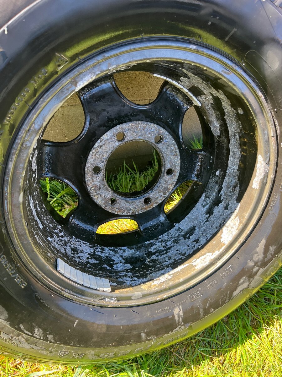 Sada kol 235/75 r15 - 5