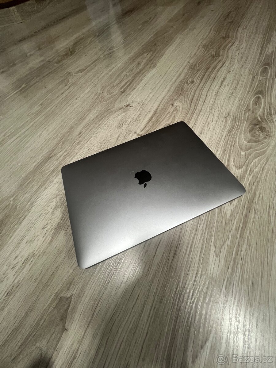 MacBook Pro 13” 2017 / i5 / 8 GB / 256 GB - 5