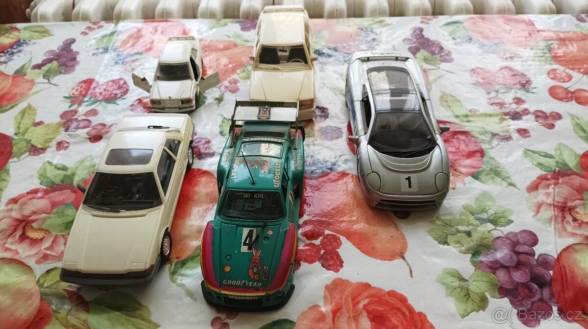 Modely autíček Bburago, Maisto, Rawel - 5