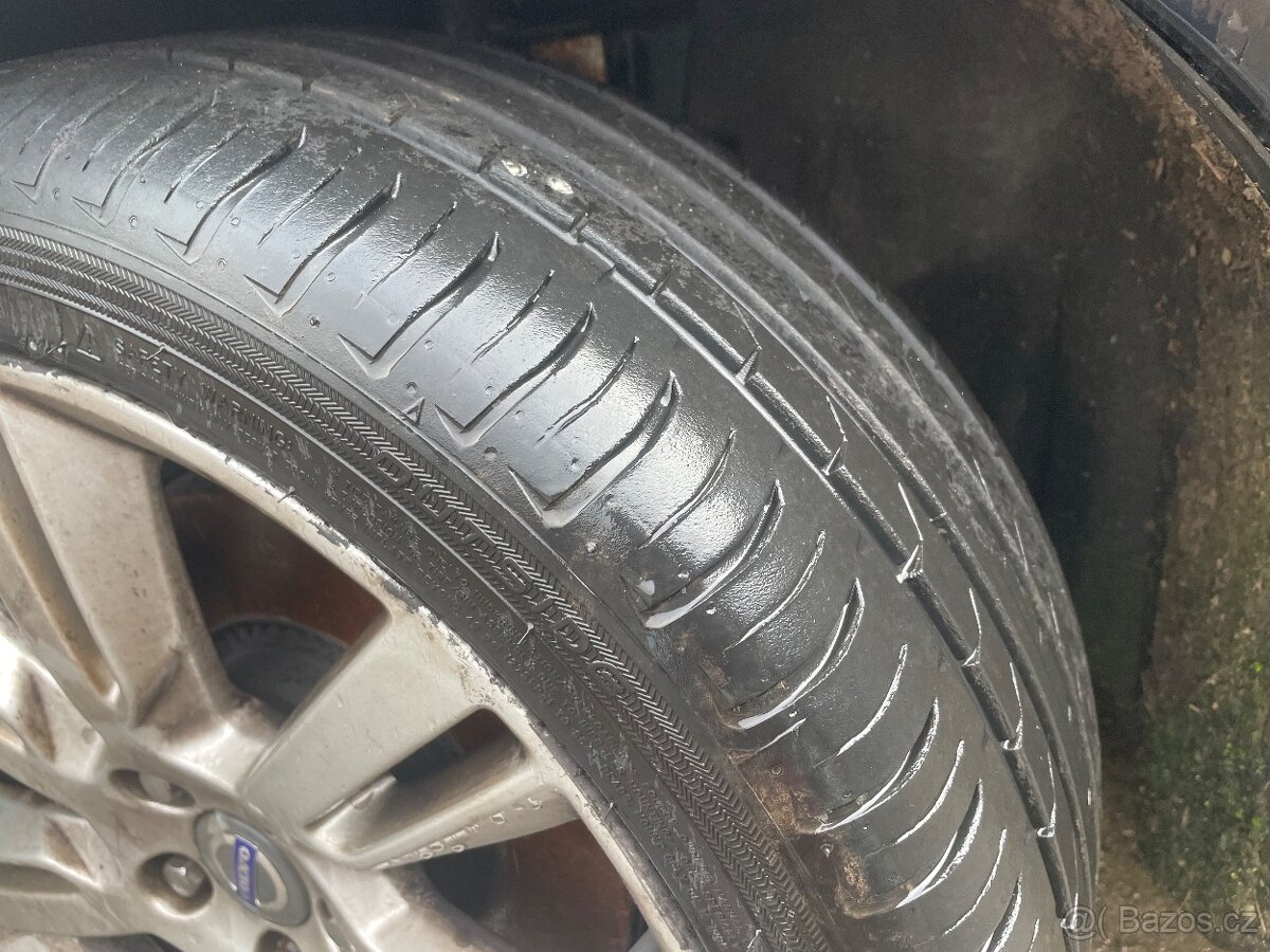 Prodám Volvo V60 D5, 2.4 4x4 - 5