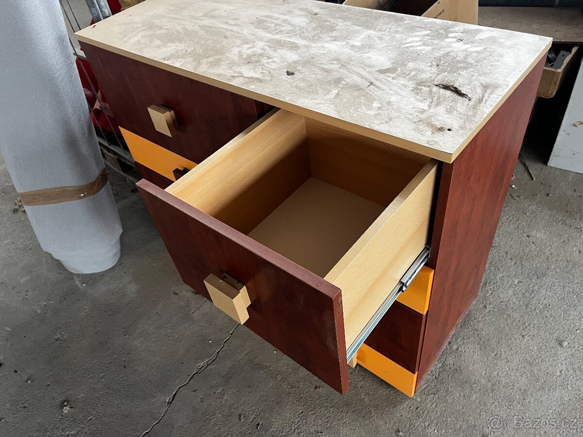 Skříňka se šuplíky - 5