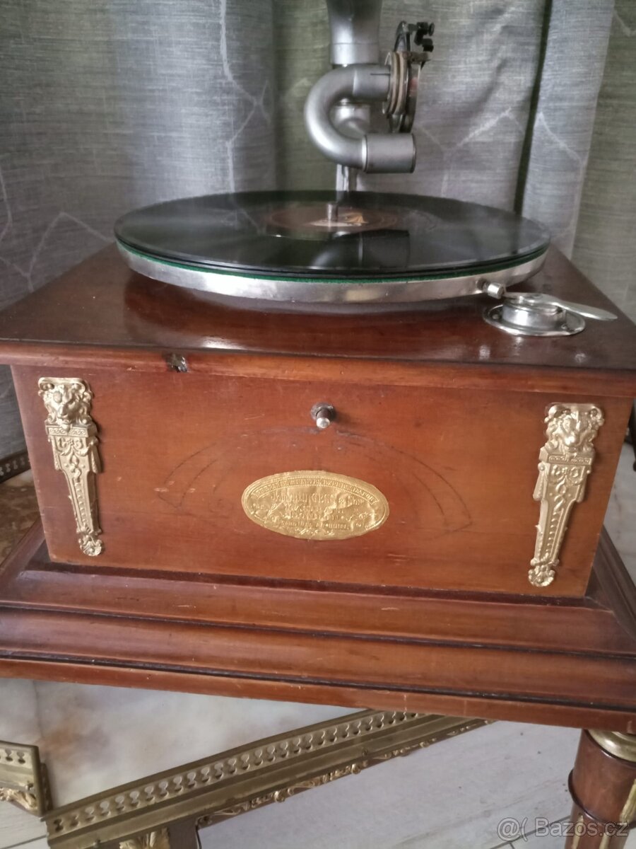 Salónní gramofon s troubou - 5