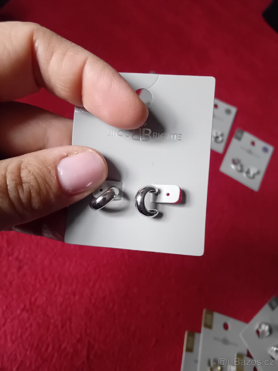 Nove stříbrné náušnice - 5