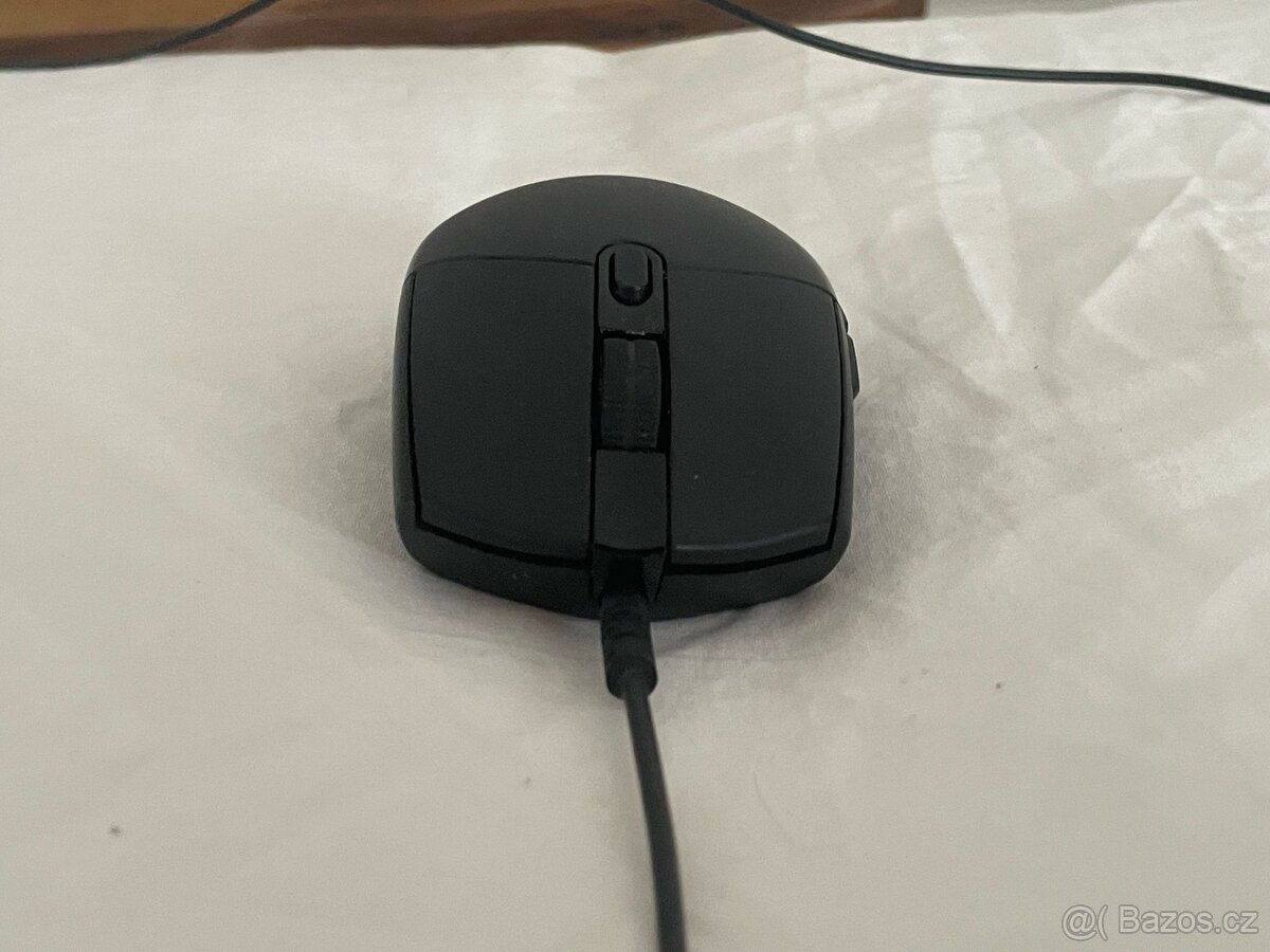 Sluchátka Yenkee YHP303 a myš Logitech G102 Lightsync - 5