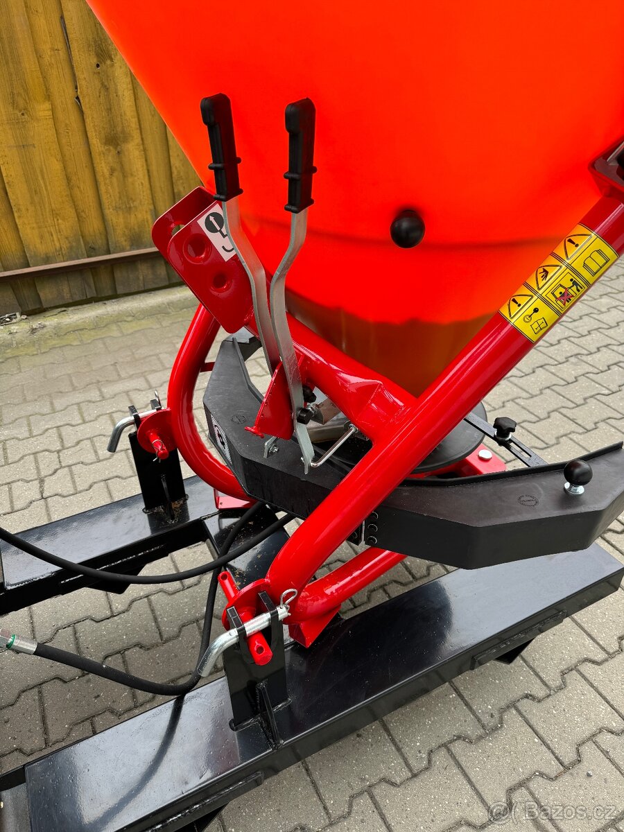 Sypač na vidlice VZV - 5