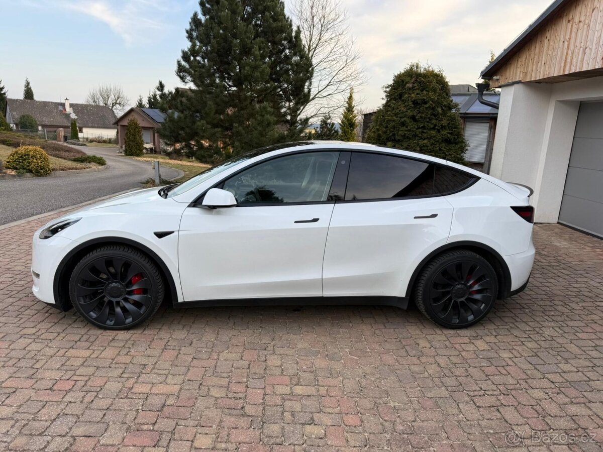 Tesla Model Y Performance Dual Motor - 5