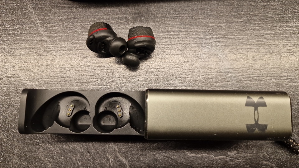 Bezdrátová sluchátka JBL UNDER Armour True wirlles flash - 5