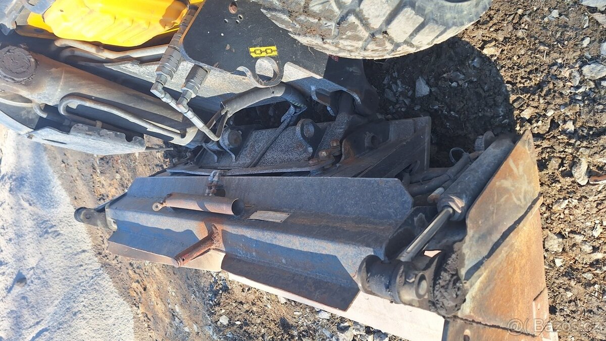 JCB R190 - smykem řízený nakladač - 5