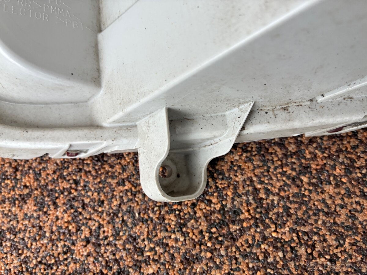 Mazda CX-5 KF levá zadní mlhovka - 5