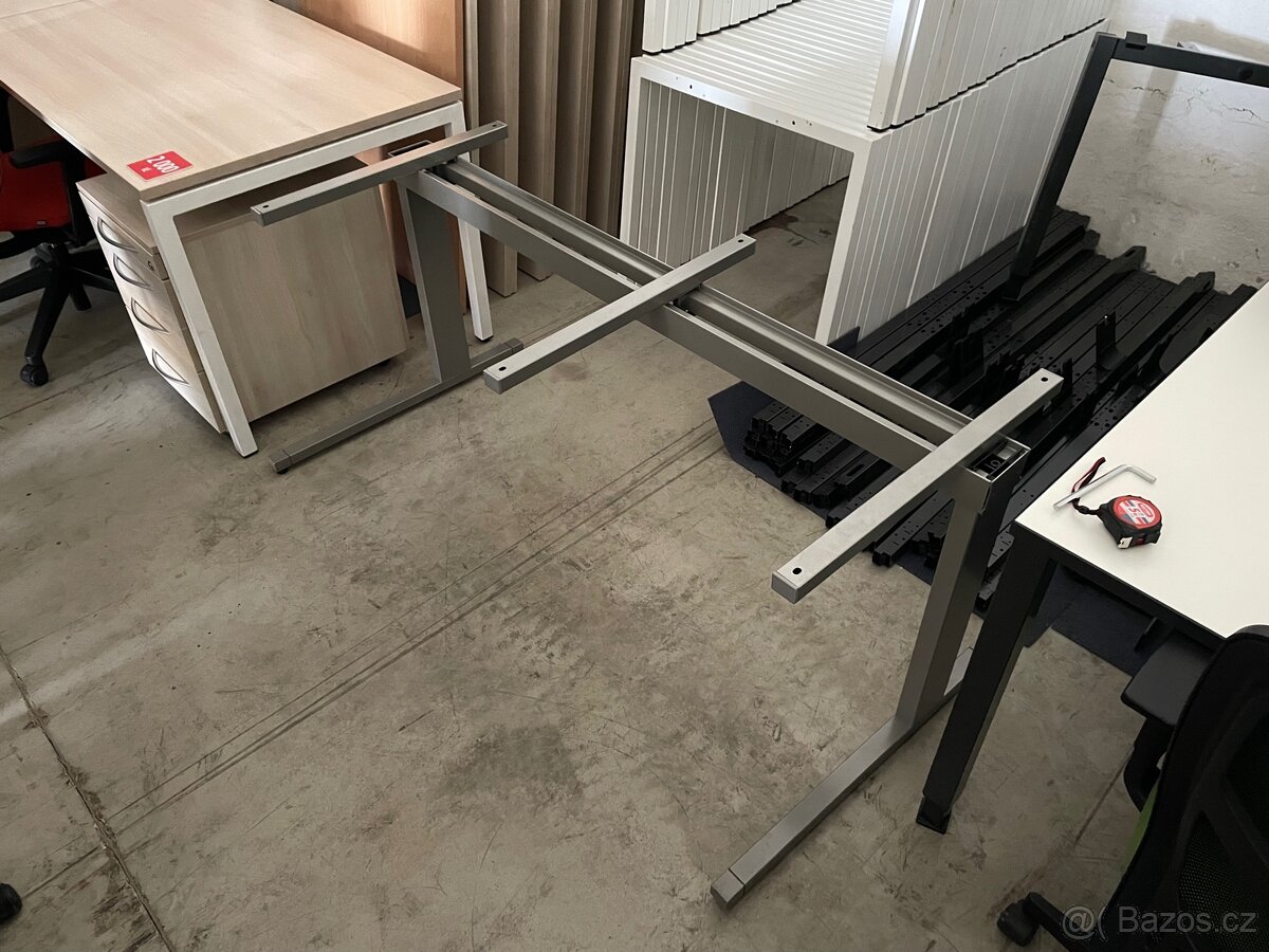 Kancelářský stůl Techo - 5