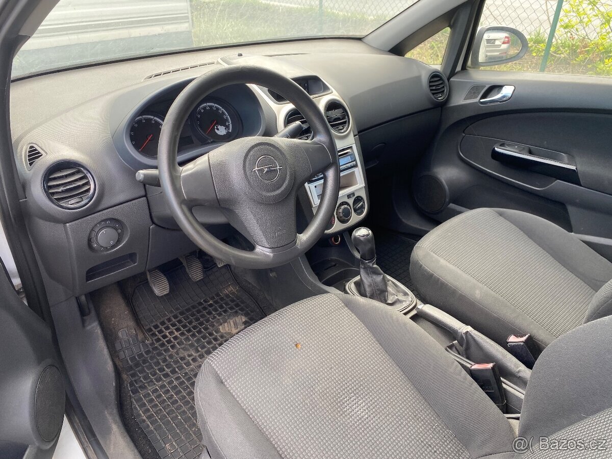 Opel Corsa VAN 1.2 16v , rok 2007 - 5